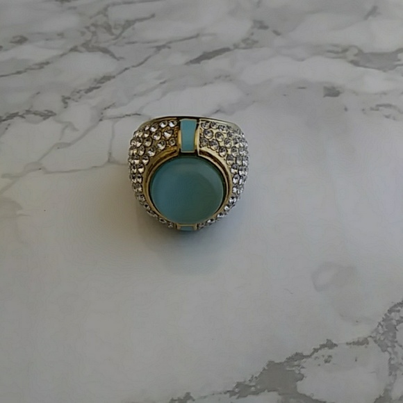 Aqua Crystal Ring *size 6 - Picture 2 of 4